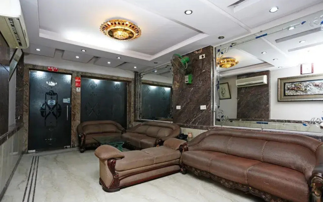 OYO Rooms 760 Karol Bagh Metro Station