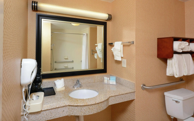 Hampton Inn & Suites Huntersville