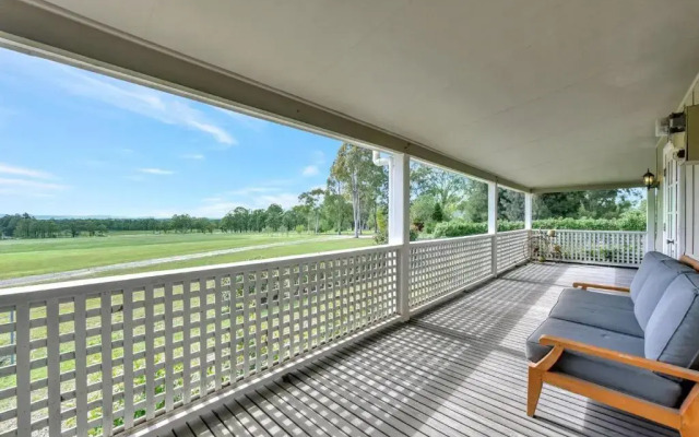 Brokenback Vineyard Cottage