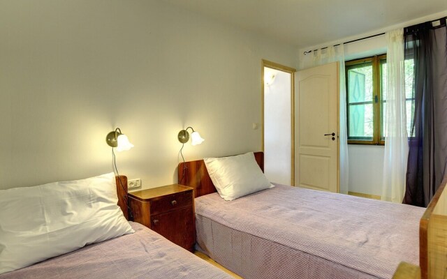 Villa in Batlug With Private Pool