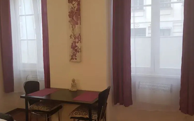 Amazing Flat near Center