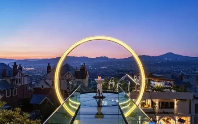 Wonderland, hot spring resort