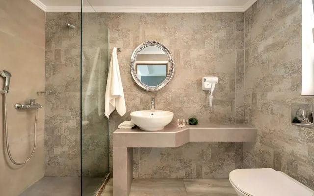 Pnoe Beachside Living