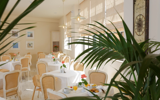 Ionia Suites