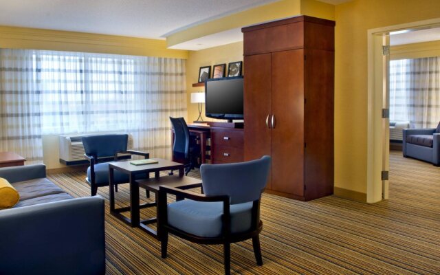 Courtyard by Marriott Newark Downtown