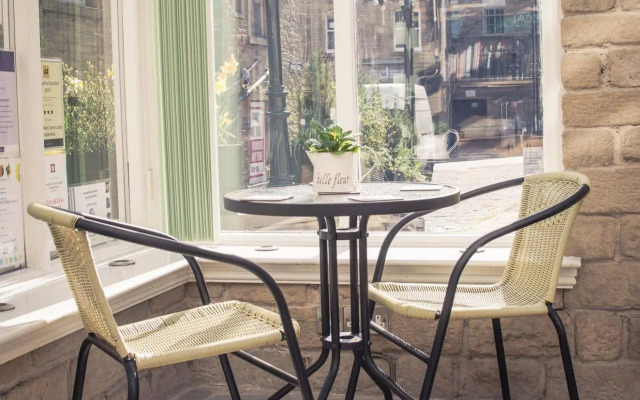 Huddersfield Central Lodge Hotel