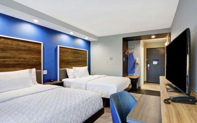 Tru by Hilton Richmond