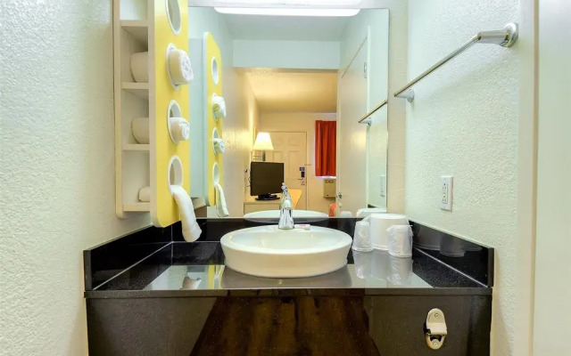 Motel 6 Los Angeles - Harbor City