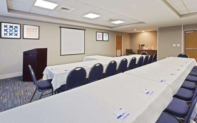 Holiday Inn Express Hotel & Suites Tavares - Leesburg by IHG