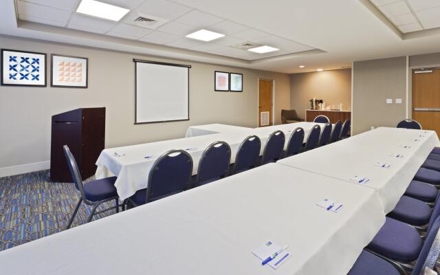 Holiday Inn Express Hotel & Suites Tavares - Leesburg, an IHG Hotel