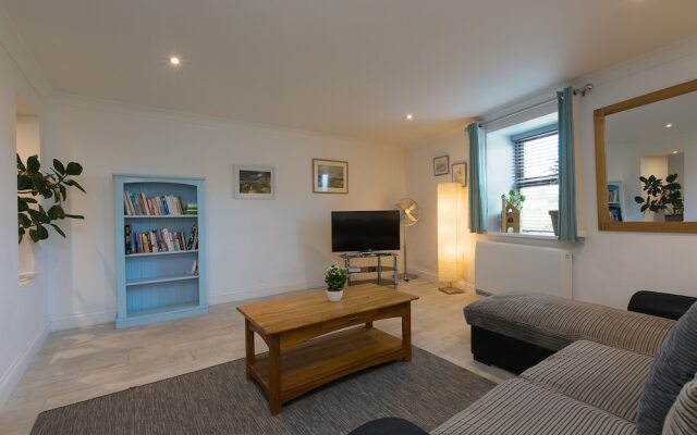 Ark Flats Apartment