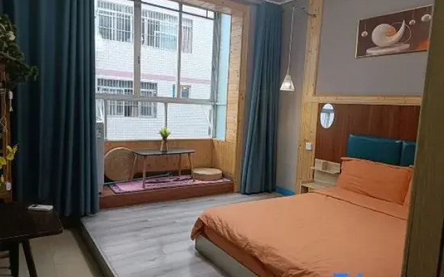 Yujian Apartment (Nanning Fuxing Food Street Dongfang Plaza)