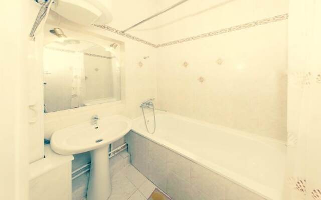 Отель Hotrent Baseina Street Area