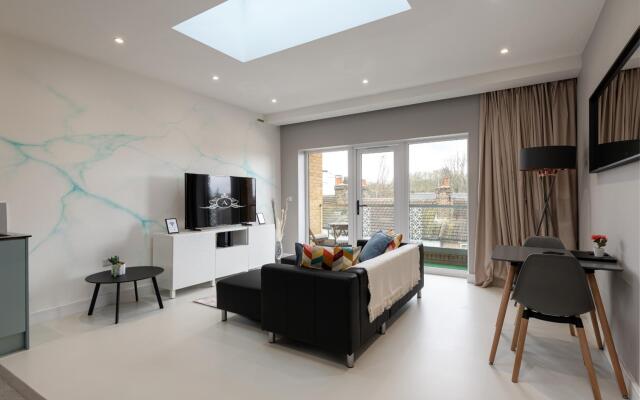 Wonderful Top-Floor Apartment