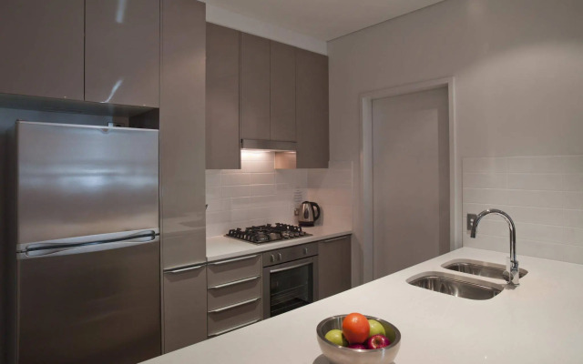 Meriton Suites Southport, Gold Coast