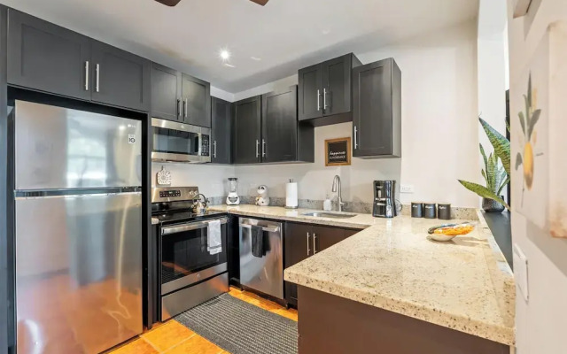 Relaxing 2 BR  Beach & Pool  Condo Unit2