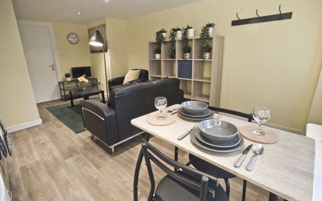 Short Stay Bristol - Church Apartment