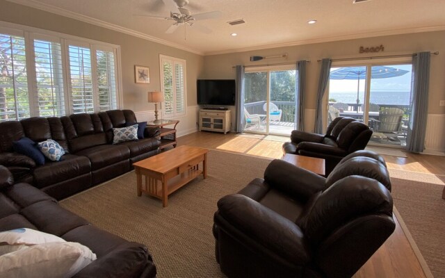 The Salty Sol 6 Bedroom Home