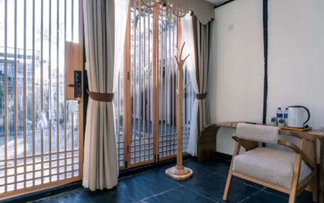 Dengfeng Qingjing Courtyard Hotel