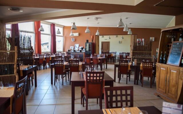 Hotel Restaurant  Rive Gauche