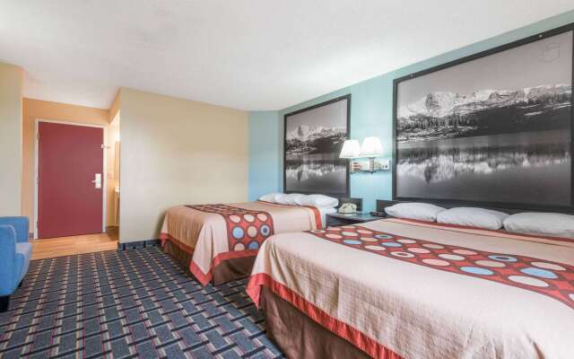 Super 8 by Wyndham Henderson North East Denver