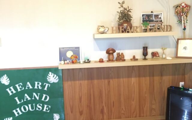 HEARTLAND HOUSE - Female Only & Couple Only