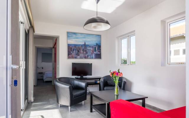 Bon Bini ☀️? Condo W/ Great Location, Tropical Garden & Pool