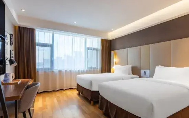 Yilong Anyun Hotel (Wuhan High-speed Rail Station Happy Valley Store)