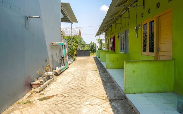 SPOT ON 93210 Griya Kos Kanjeng Mami Syariah