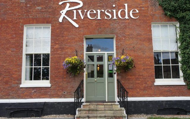 The Riverside House Hotel