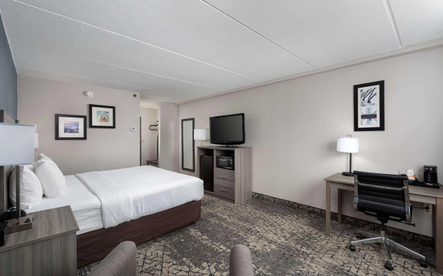 Clarion Hotel & Convention Center Joliet