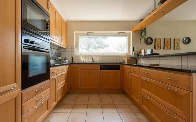 Lakeside Apartment with panoramic view on the lake