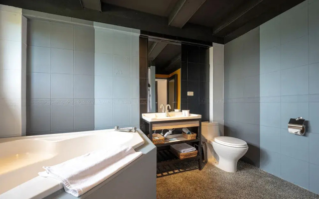 Yilan East Hotel