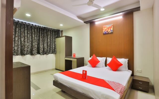 OYO 14942 Hotel Maple Leaf