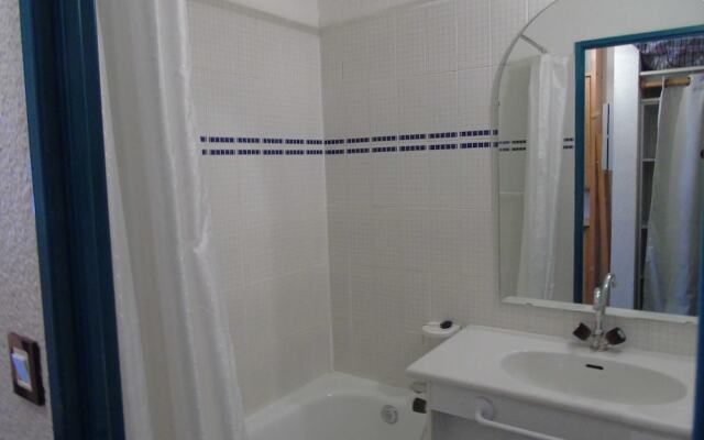 Lou Services Apartment THC93 LSI 001