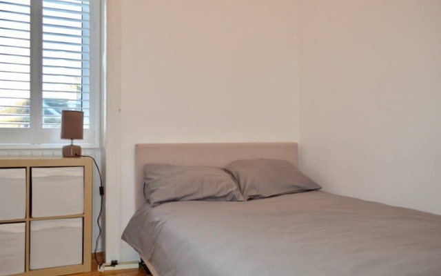 Modern and Bright 1 Bed Flat Near Leith