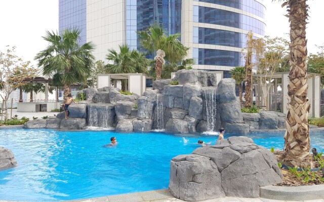 Luton Vacation Damac Paramount Tower
