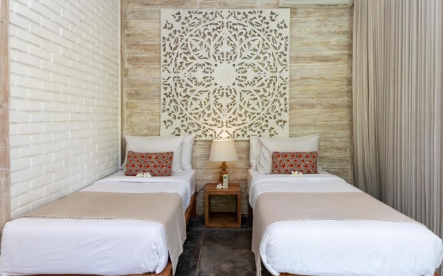 Peaceful 4 Bedrooms Private Pool Villas Rice Field View – Guest Rooms – Kerobokan Kelod