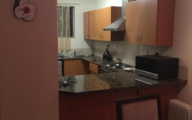 77 Grayston Apartment