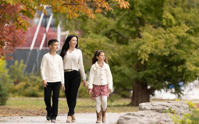 Holiday Inn Oakville Centre by IHG