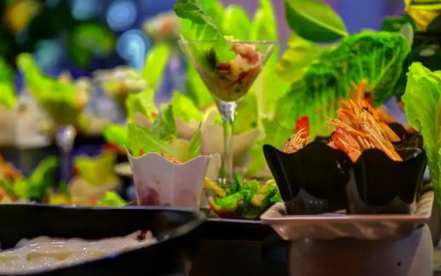 Hôtel Lac Léman, LES BERGES DU LAC