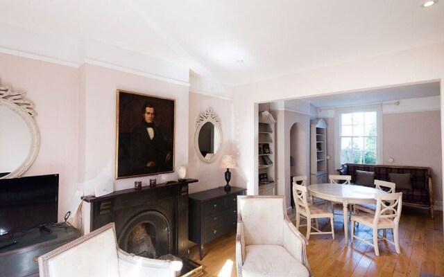 Elegant city centre 4 bedroom escape in popular Jericho