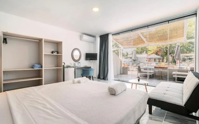 Bamboo Suites Adults Only