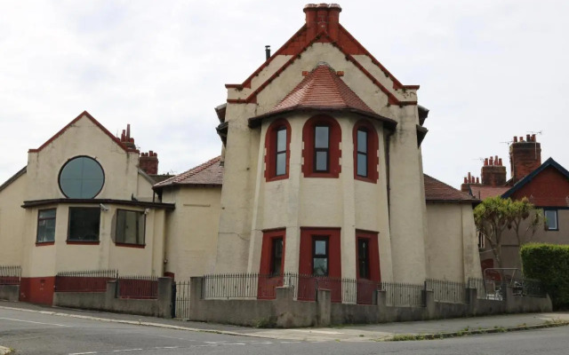 Victoria House