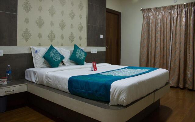OYO 8715 Hotel Nakshatra Grand