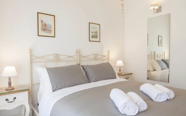 Donna Margherita Rome Suite & Rooms