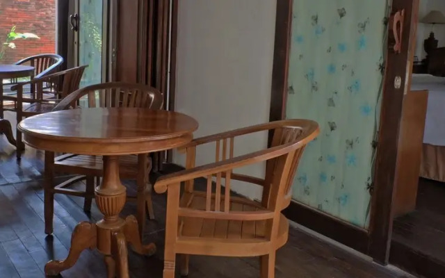 Chrome Hotel & Resort