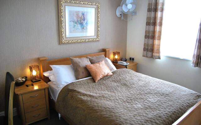 Olivers Lodge Hotel
