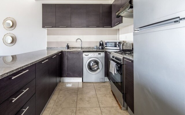 Outstanding 2BR in Serene JVT Neighborhood!
