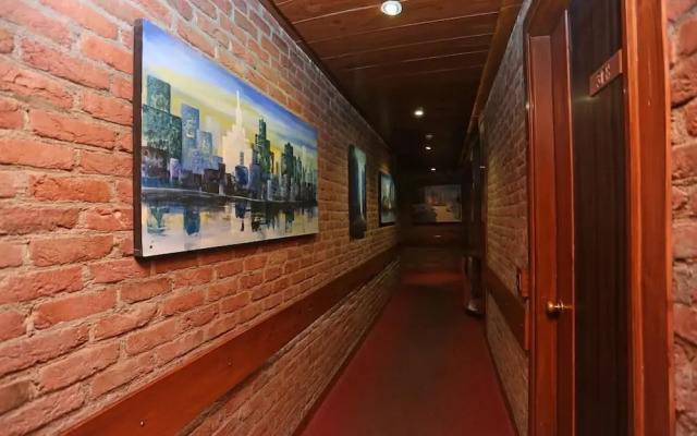 The Townhouse By FabHotel